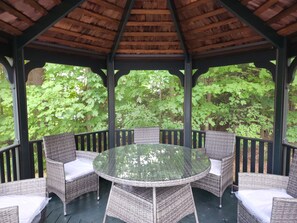 Exterior - La Quinta Inn & Suites by Wyndham Lake George (Lake George)