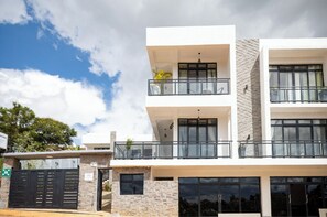 Exterior - APT3-2beds, 2 bath, Laundry (Kigali)