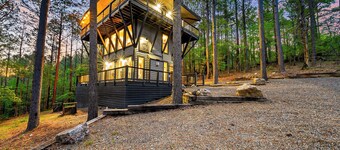 3-Story Treehouse | Views, Pool Table, Hot Tub