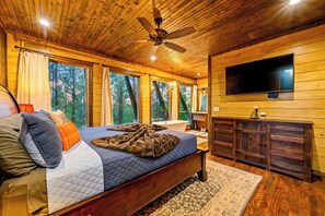 2 bedrooms, iron/ironing board, free WiFi, bed sheets - 3-Story Treehouse | Views, Pool Table, Hot Tub (Broken Bow)