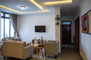 Smart TV - APT6-3beds, 2 bath, Laundry (Kigali)