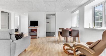 Pet friendly home in Højer with kitchen
