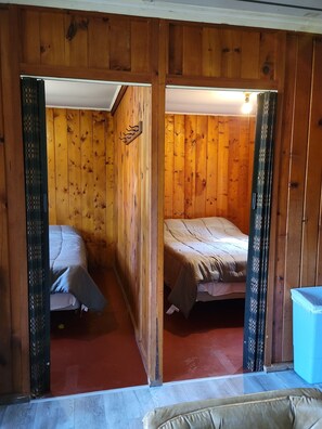 2 chambres, bureau, accès au Wi-Fi (inclus), literie fournie