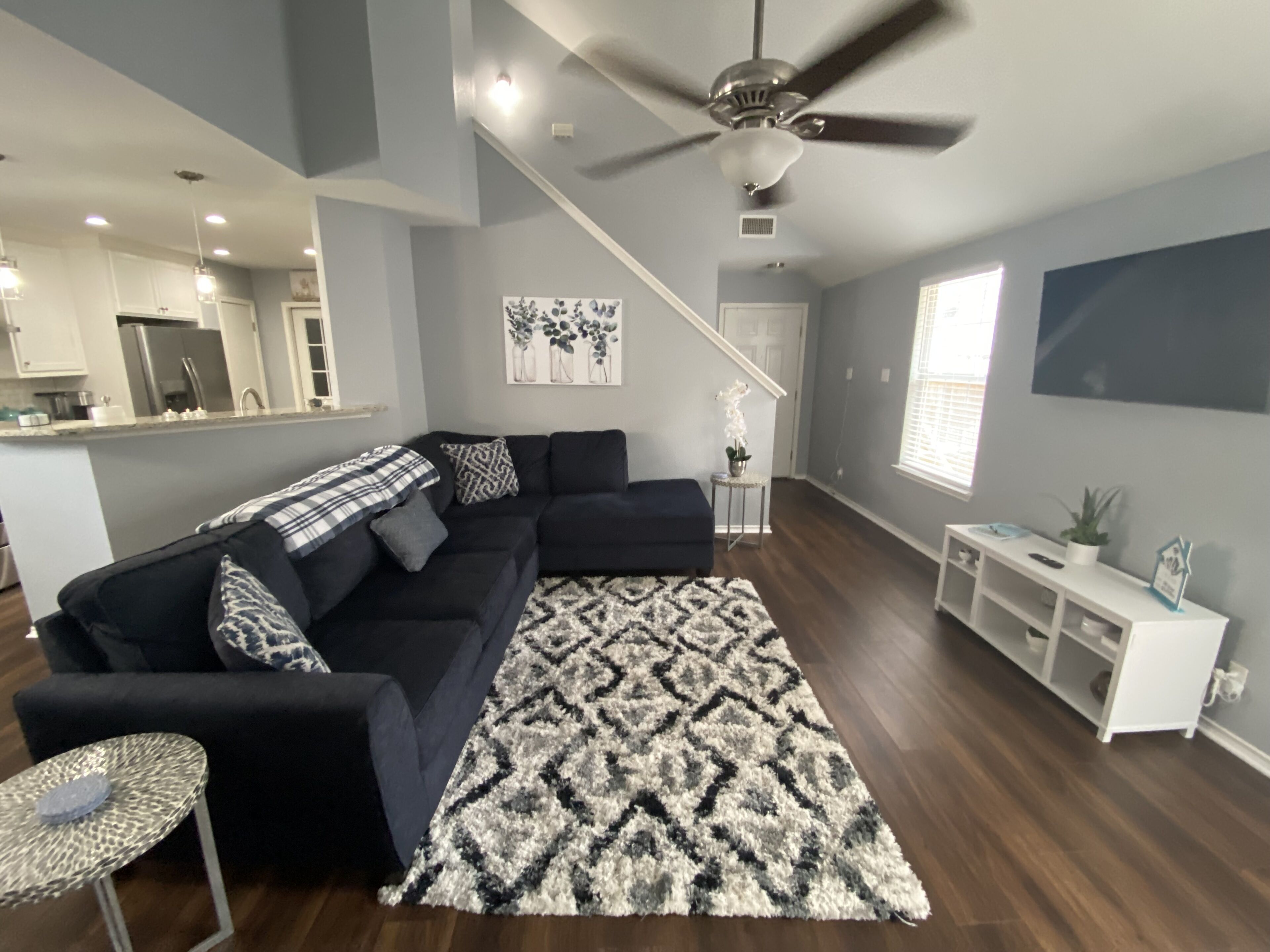 Remodeled 3 Bedroom Home Between Sea World and Six Flags