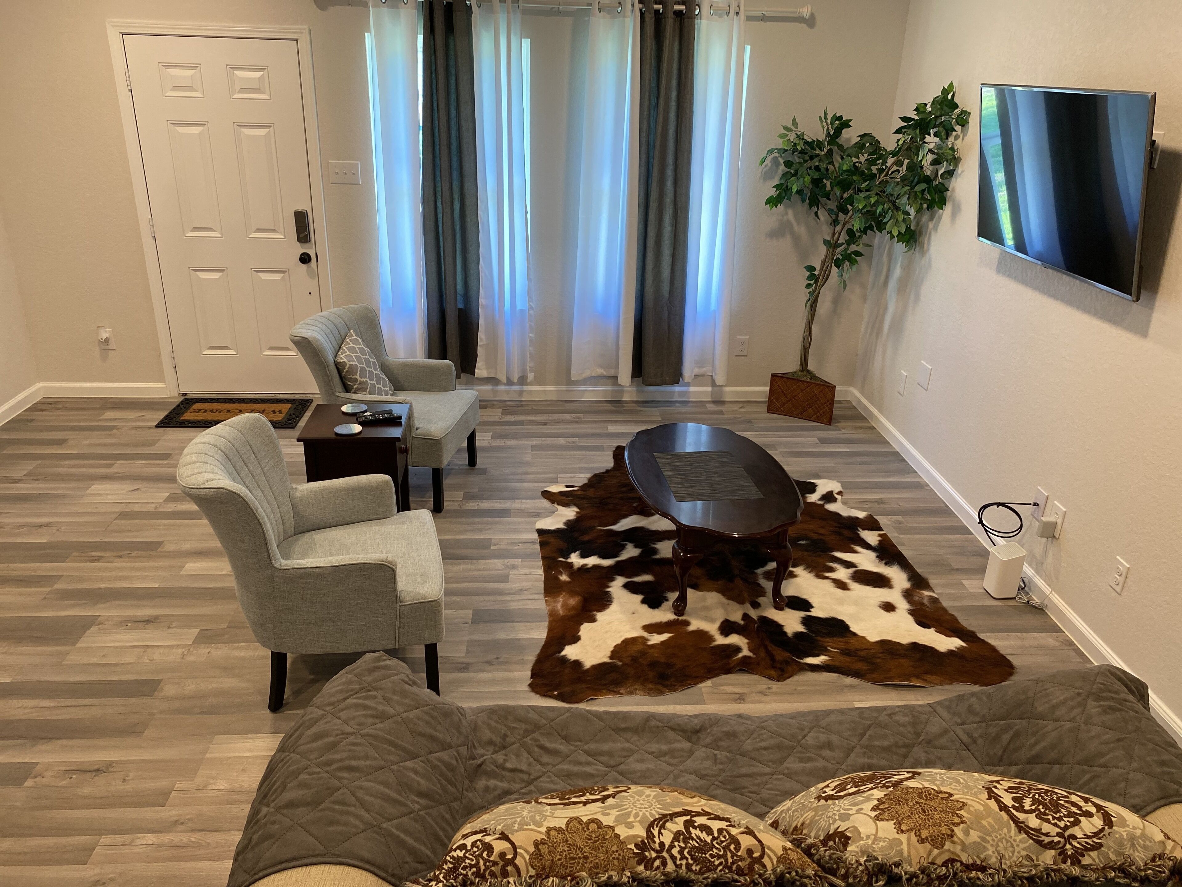 Open Concept Home | furnished | Work | Vacation | Kitchen | Washer Dryer | Wifi
