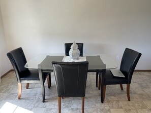 Large Apartment in Peaceful Valley | Comedor