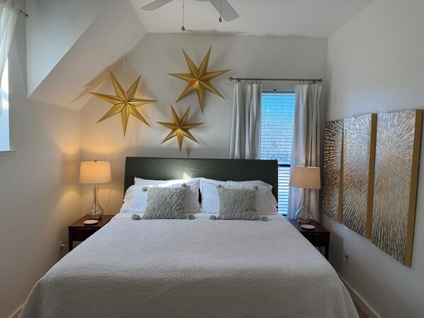 2 bedrooms, desk, iron/ironing board, free WiFi - Comfy 2bedroom/1 bath apt, with a pool, large patio, near downtown Weatherford.  (Weatherford)