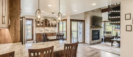 KĂŒhlschrank, Mikrowelle, Ofen, Herdplatte