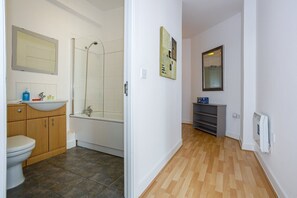 Vasca, asciugacapelli, asciugamani