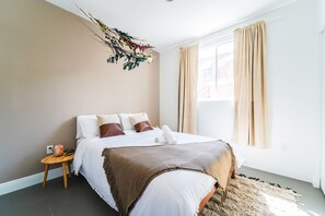 2 bedrooms, iron/ironing board, travel cot, free WiFi