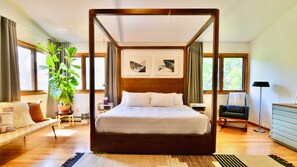 5 Schlafzimmer, Schreibtisch, Bügeleisen/Bügelbrett, Reisekinderbett