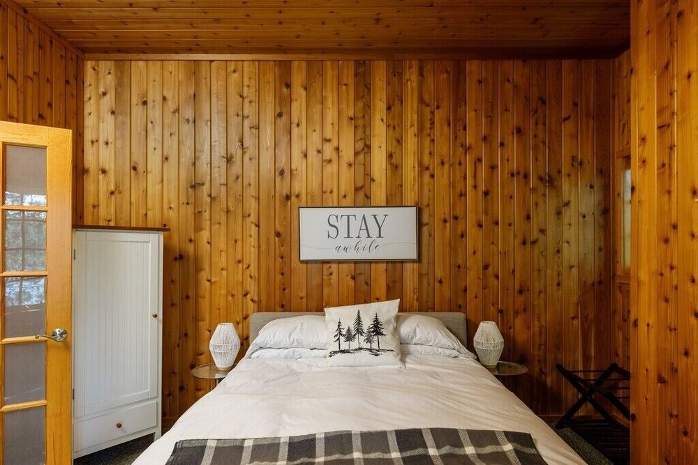 Escape on Midde Eau Claire Lake Barnes Vrbo