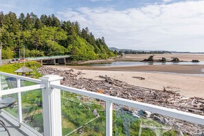 Condo, 1 King Bed with Sofa bed (Waters Edge 412) | Balcony - Waters Edge 412 (Lincoln City)