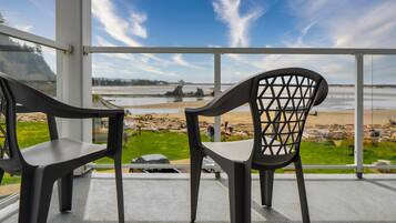 Condo, 1 King Bed with Sofa bed (Waters Edge 412) | Balcony