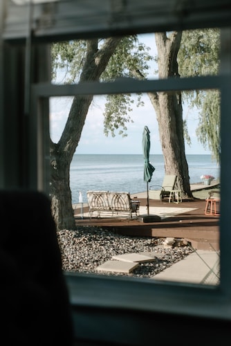 River & Bay Views! Shirley’s Temple! BAY CITY, MI