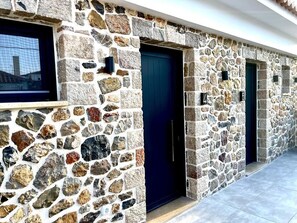 Executive-værelse - 1 soveværelse | Premium-sengetøj, minibar, pengeskab på værelset, skrivebord