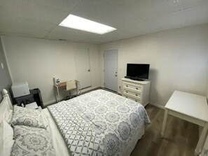 Skrivebord og wi-fi (inkludert)