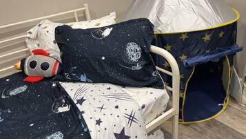 2 bedrooms, desk, iron/ironing board, travel crib