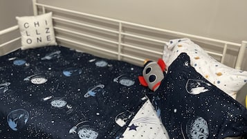 2 bedrooms, desk, iron/ironing board, travel crib