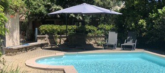 CHARMING HOUSE WITH POOL.... IN A GREEN SETTING, NEAR UZES.