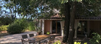 CHARMING HOUSE WITH POOL.... IN A GREEN SETTING, NEAR UZES.