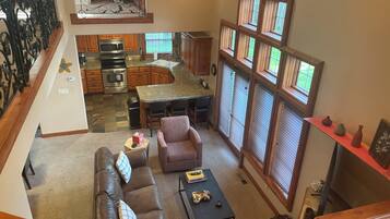 Smart TV, fireplace, streaming services