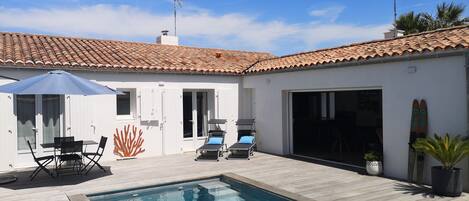 Piscina all'aperto, una piscina riscaldata