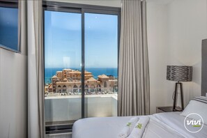 3 bedrooms, in-room safe, iron/ironing board, free WiFi