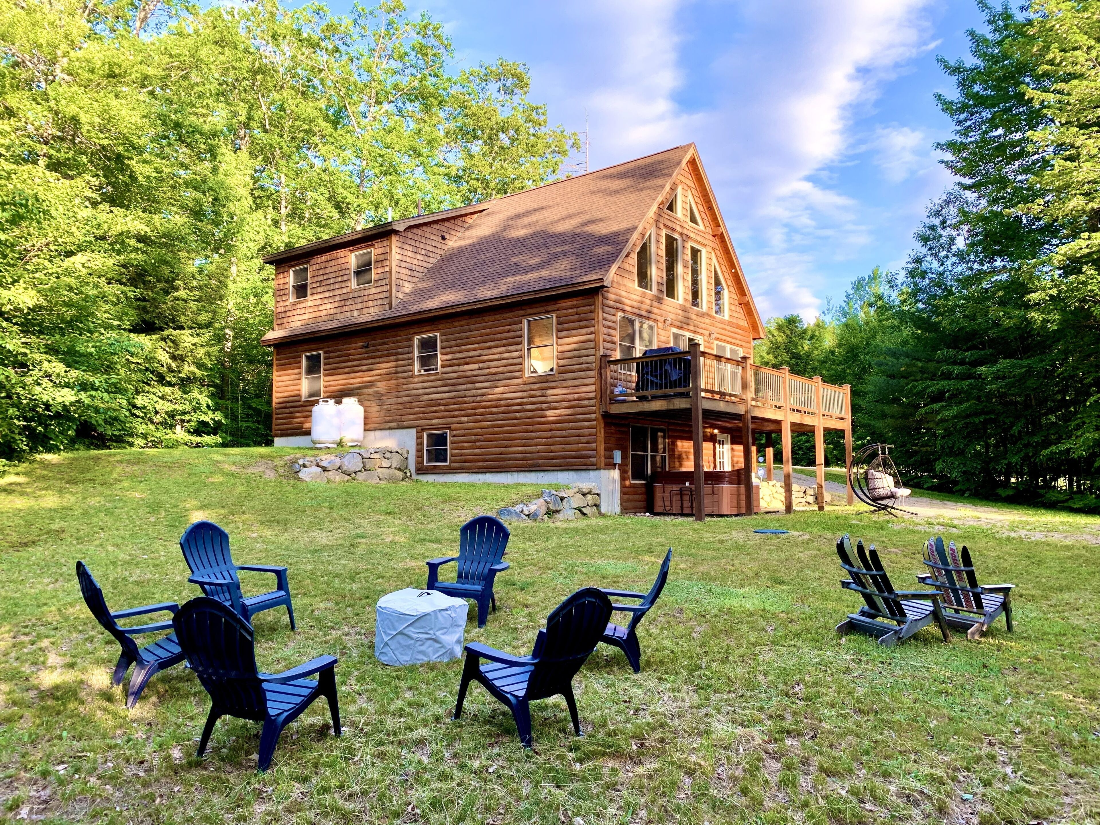 STOP! Hot tub, deck w/Sunday River Mountain Views 