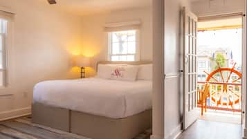 Room #3, 1 King Bed and 1 Queen Bed with Balcony | Free WiFi, bed sheets