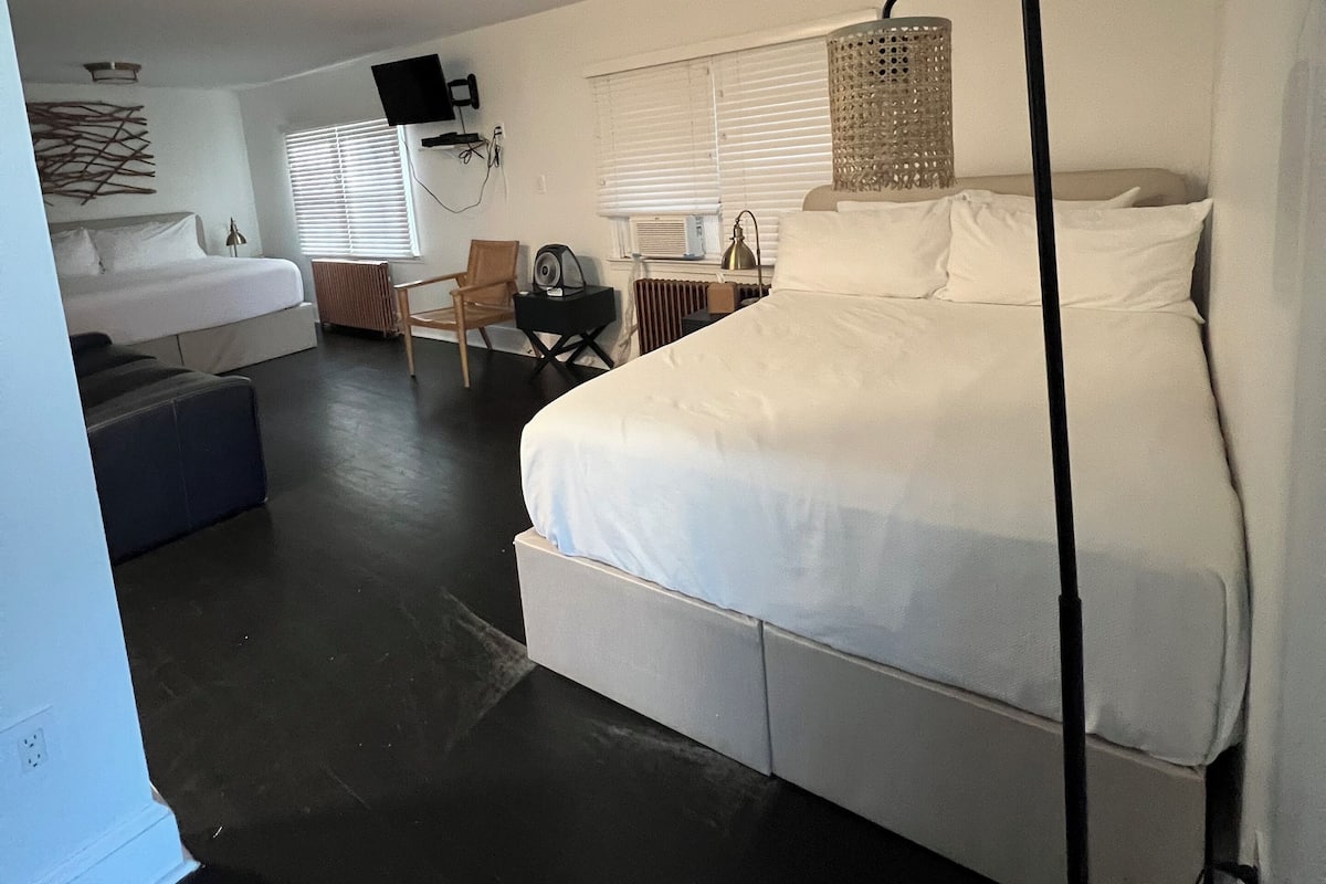 King Studio with Jacuzzi Tub