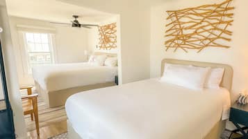 Room #9, King and Queen Bed, Sea View | Luxe beddengoed, gratis wifi, beddengoed