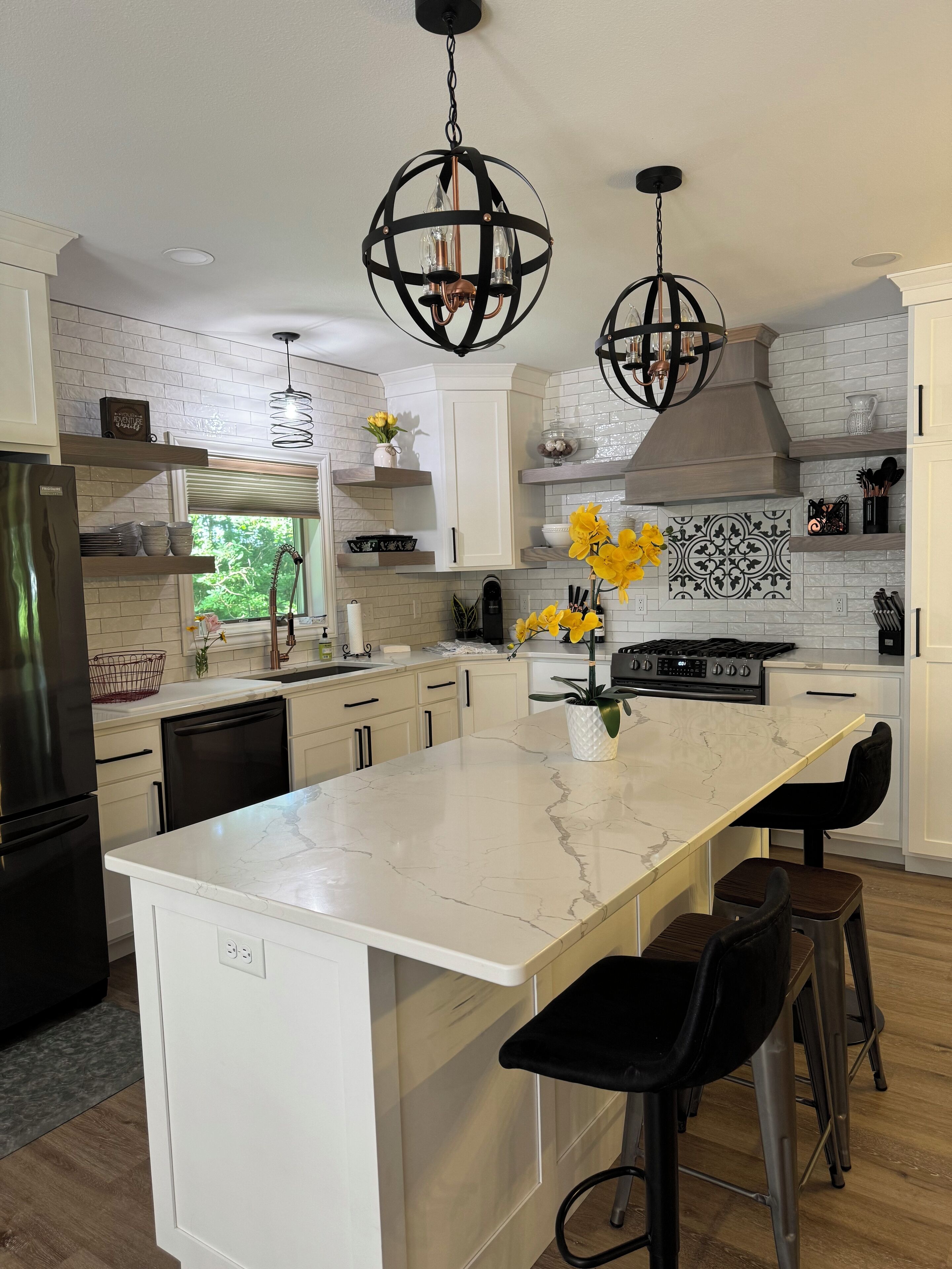 冰箱、微波炉、烤箱、炉灶