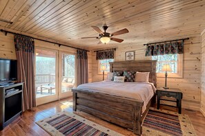 4 bedrooms, desk, iron/ironing board, travel crib