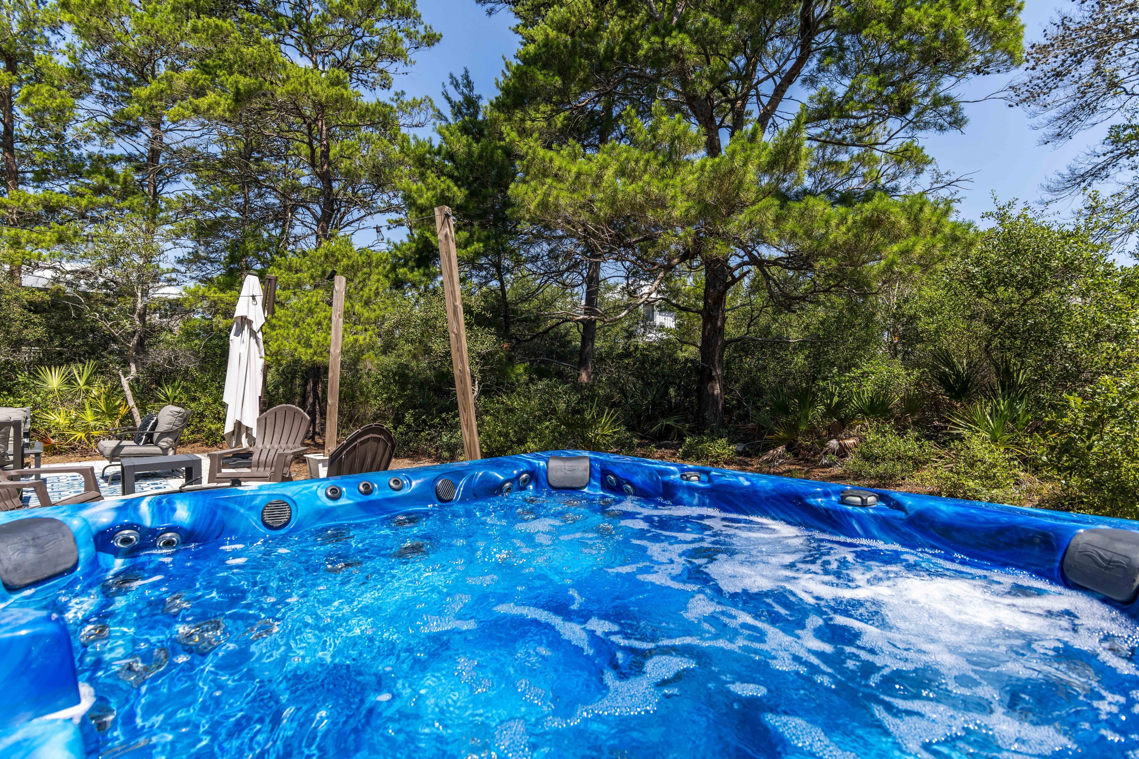 Bañera de hidromasaje al aire libre