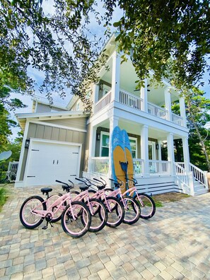 Exterior - Sleeps 22. Paddle boards! Resort pool. Spa! 5 bicycles. 2 mins from beach. (Santa Rosa Beach)