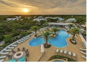 Pool - Sleeps 22. Paddle boards! Resort pool. Spa! 5 bicycles. 2 mins from beach. (Santa Rosa Beach)