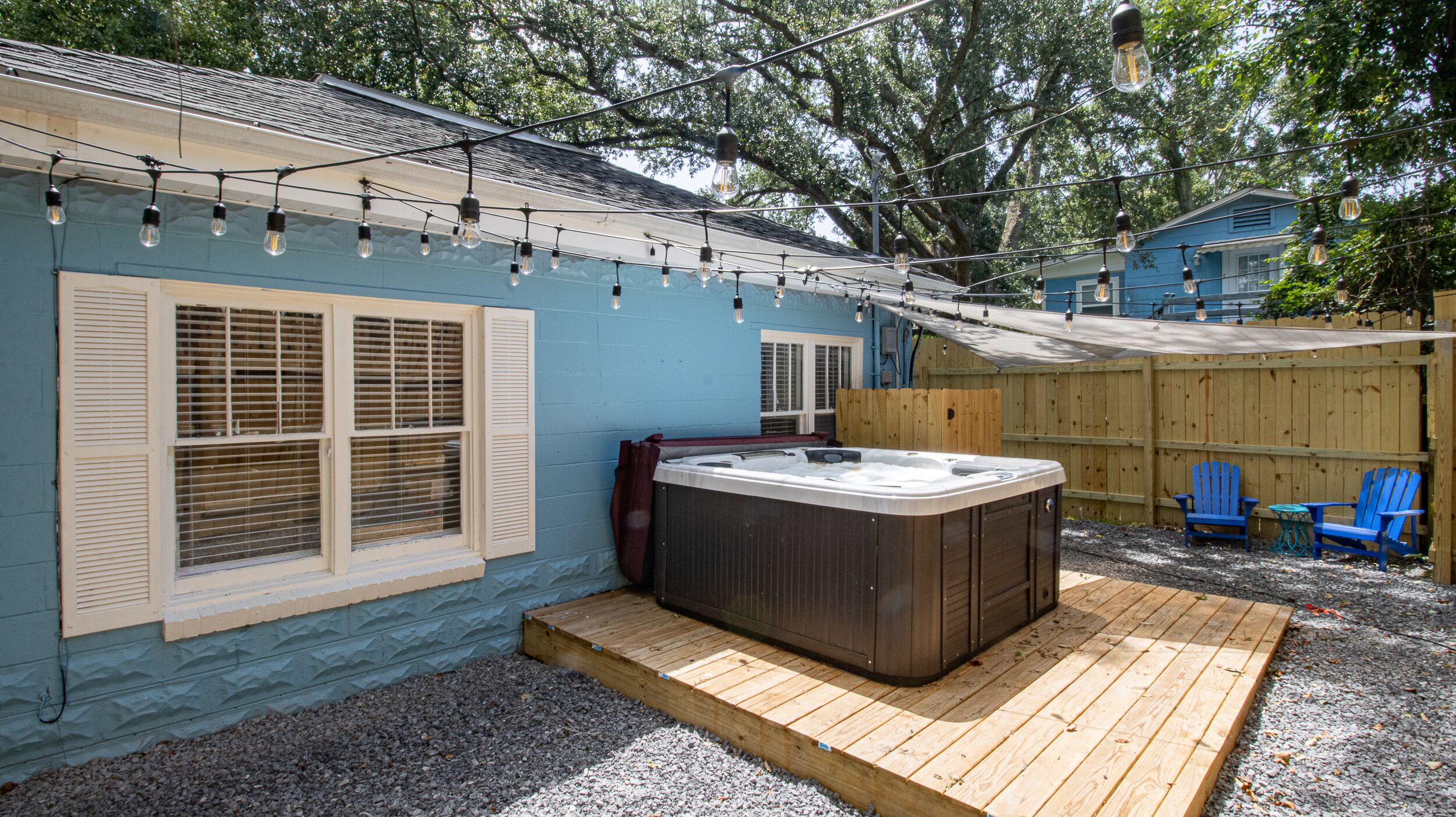 Jillian's Place-Beach Cottage with Hot Tub