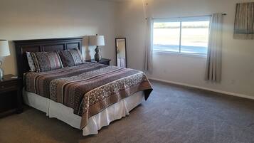 3 間睡房、書桌、熨斗/熨衫板、Wi-Fi (收費)