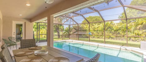 屋外プール、温水プール