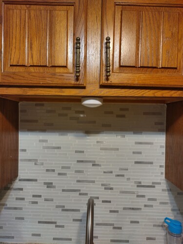 Beautiful room available near LaGuardia Airport.