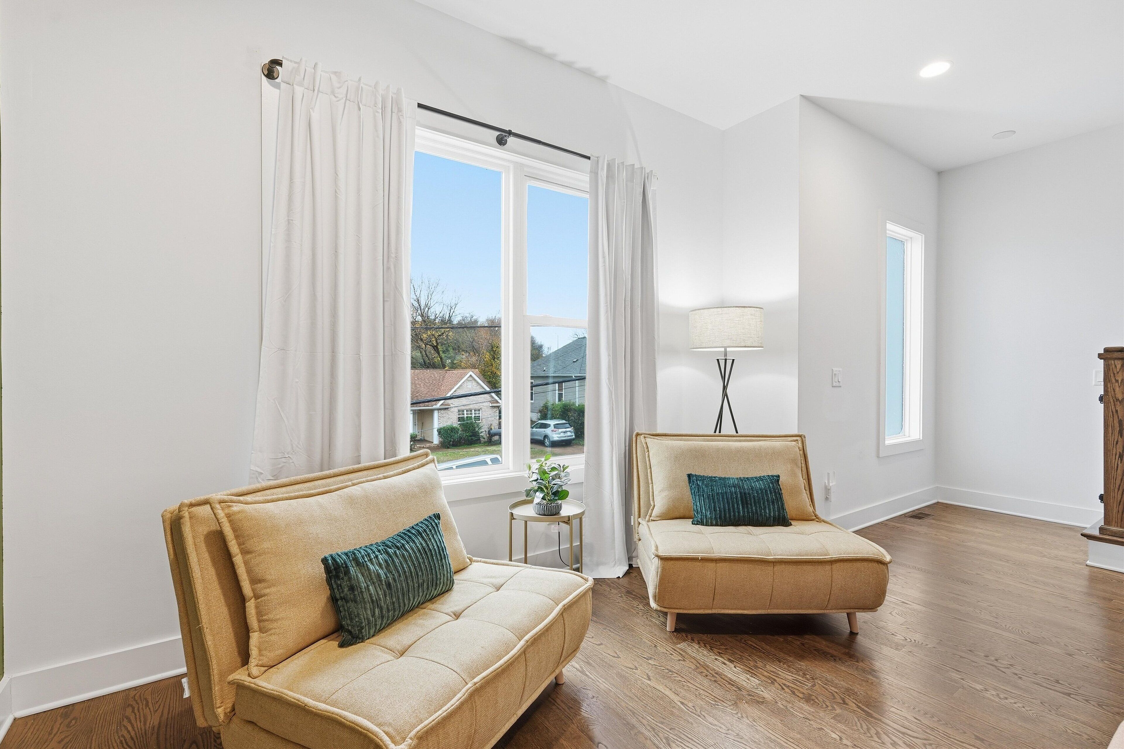 Smart TV, fireplace, table football, ping pong