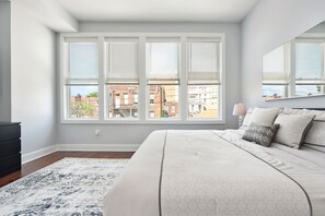 3 bedrooms, desk, free WiFi, bed sheets - Entire Home • Lux Master • Terraces • 4 Car (Pittsburgh)