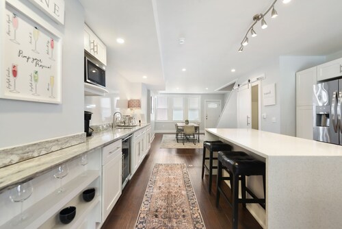 Entire Home • Lux Master • Terraces • 4 Car