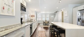 Entire Home • Lux Master • Terraces • 4 Car