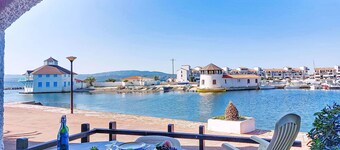 Beautiful apartment for 5 guests with pool, WIFI, A/C, TV and terrace