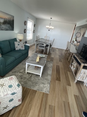 Smart TV - Beach front, first story, newly renovated end unit with ideal location. (North Myrtle Beach)