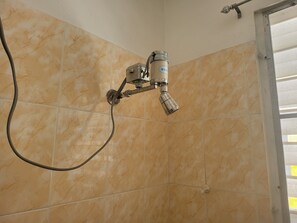 Dusche, Handtücher, Toilettenpapier