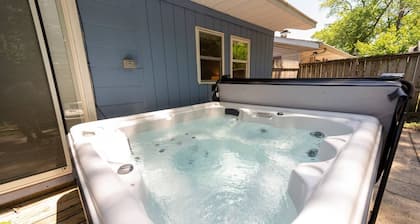Blue Chill | WalktoBeach | HotTub-all yr | Dogs OK