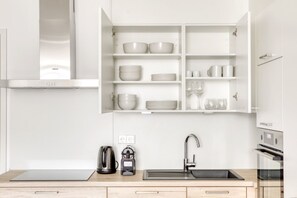 Frigorifero, microonde, forno, lavastoviglie